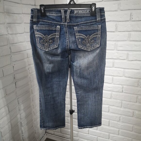 Hydraulic Girls Medium Wash Distressed Zipper & Button Closure Blue Jeans - Picture 2 of 10